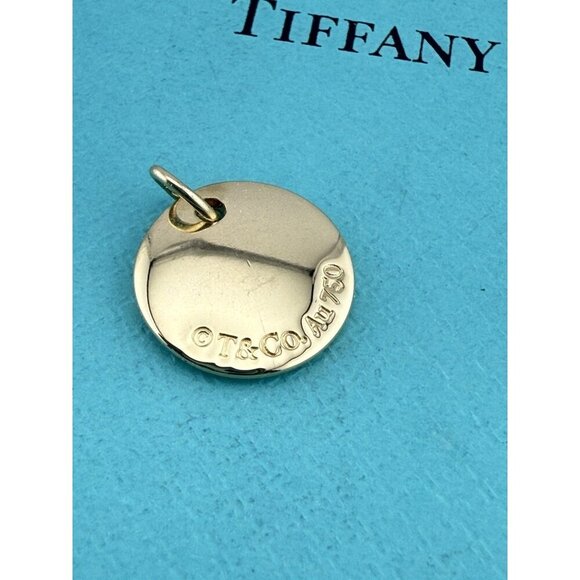 Tiffany & Co. 18k Yellow Gold “R” Alphabet Disc Charm Pendant – 2.9g, 0.5” Wide - Picture 5 of 6